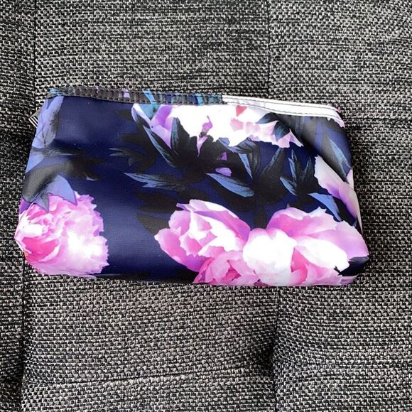 Make up bag - Picture 3 of 6